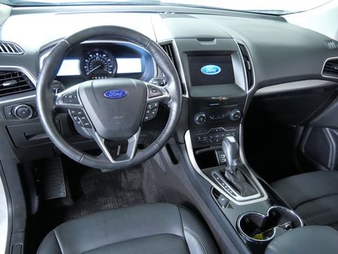 Certified 2017 Ford Edge SEL w/ Equipment Group 201A AWD/4WD image 2