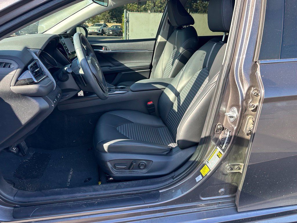 Used 2024 Toyota Camry SE FWD image 9
