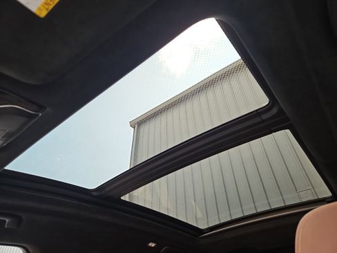 Used 2022 BMW X7 xDrive40i w/ Executive Package image 26