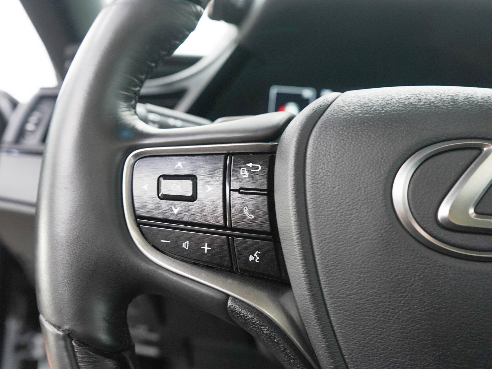 Used 2023 Lexus ES 250 w/ Premium Package AWD/4WD image 24