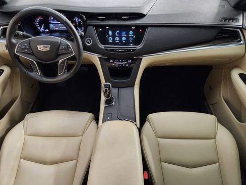 Used 2019 Cadillac XT5 FWD image 4