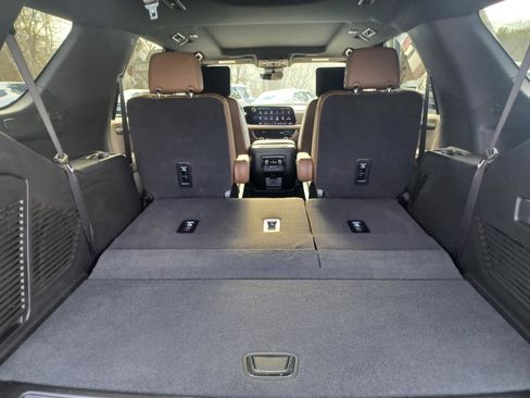 Used 2025 Chevrolet Tahoe High Country image 26