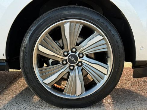 Used 2019 Lincoln Navigator Reserve image 26