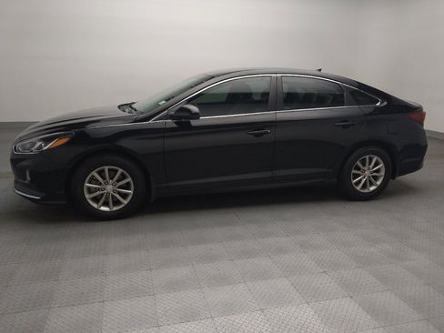 Used 2019 Hyundai Sonata SE w/ Cargo Package FWD image 2