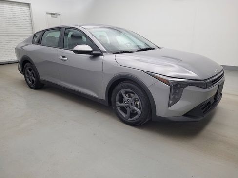 Used 2025 Kia K4 LXS image 11