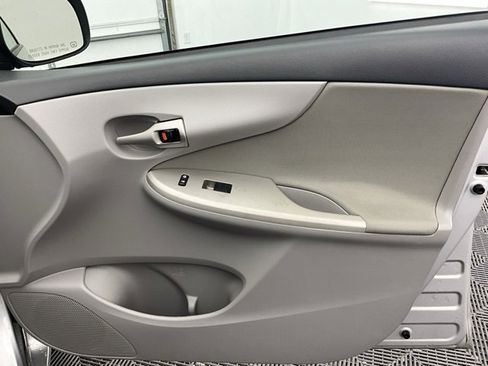 Used 2011 Toyota Corolla LE image 14