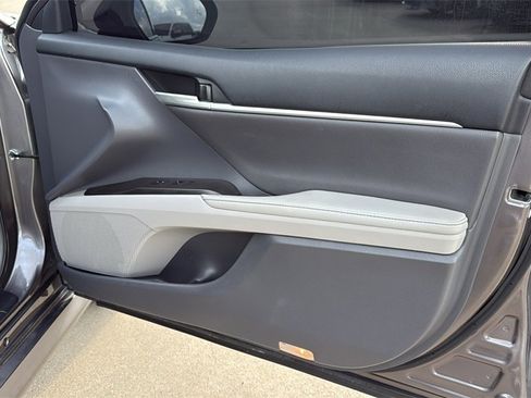 Used 2023 Toyota Camry XLE image 31