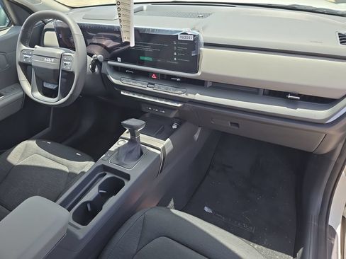 New 2027 Kia Seltos S FWD image 11
