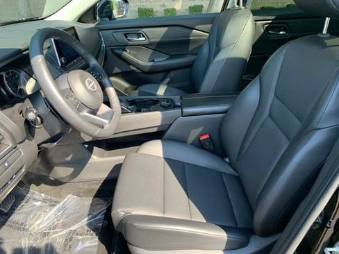 Used 2024 Nissan Rogue SV w/ SV Premium Package AWD/4WD image 13