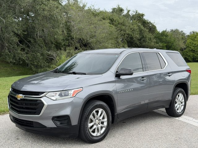 Used 2020 Chevrolet Traverse LS FWD image 1