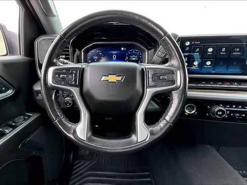 Used 2022 Chevrolet Silverado 1500 LT AWD/4WD image 17