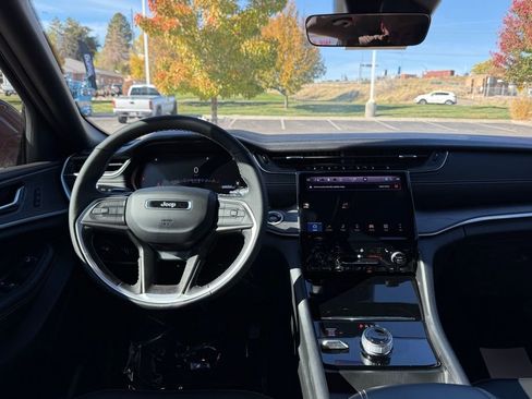 New 2025 Jeep Grand Cherokee L Limited w/ Trailer Tow Package image 30