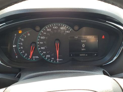 Used 2018 Chevrolet Trax LT w/ LT Convenience Package AWD/4WD image 21