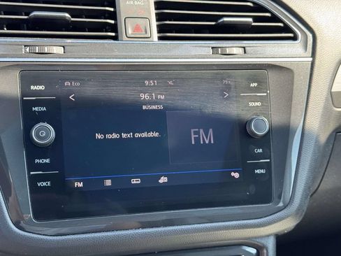 Used 2019 Volkswagen Tiguan SE w/ Panoramic Sunroof Package AWD/4WD image 30