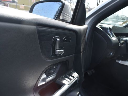 Used 2022 Mercedes-Benz GLB 35 AMG 4MATIC image 14