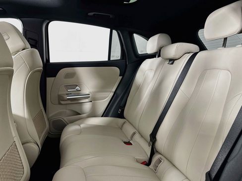 Certified 2026 Mercedes-Benz GLA 250 image 9