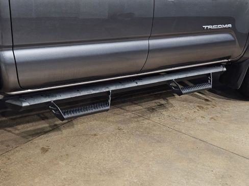 Used 2019 Toyota Tacoma SR5 image 35