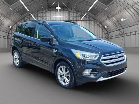 Used 2017 Ford Escape SE w/ Equipment Group 201A FWD image 7