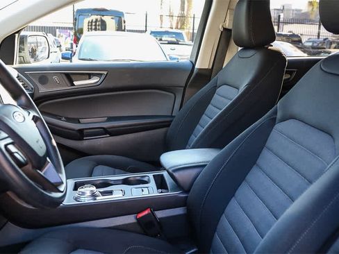 Used 2023 Ford Edge SE w/ Black Appearance Package image 17