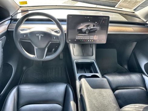 Used 2024 Tesla Model Y 2WD image 21