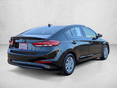 Used 2017 Hyundai Elantra SE image 5