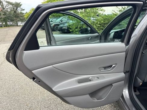 Used 2023 Hyundai Elantra SEL w/ Convenience Package FWD image 30