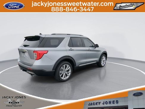 Certified 2023 Ford Explorer Platinum w/ Technology Package image 8