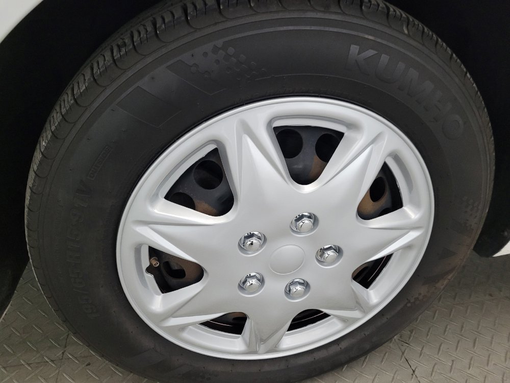 Used 2020 Chevrolet Sonic LT FWD image 31