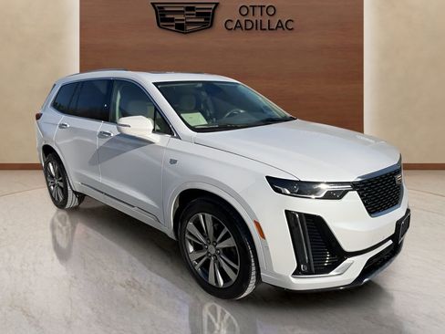 Used 2022 Cadillac XT6 Premium Luxury w/ Technology Package image 6