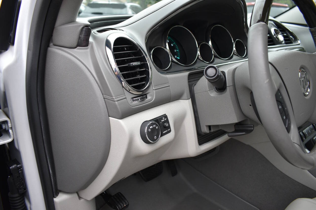 Used 2017 Buick Enclave Leather FWD image 21