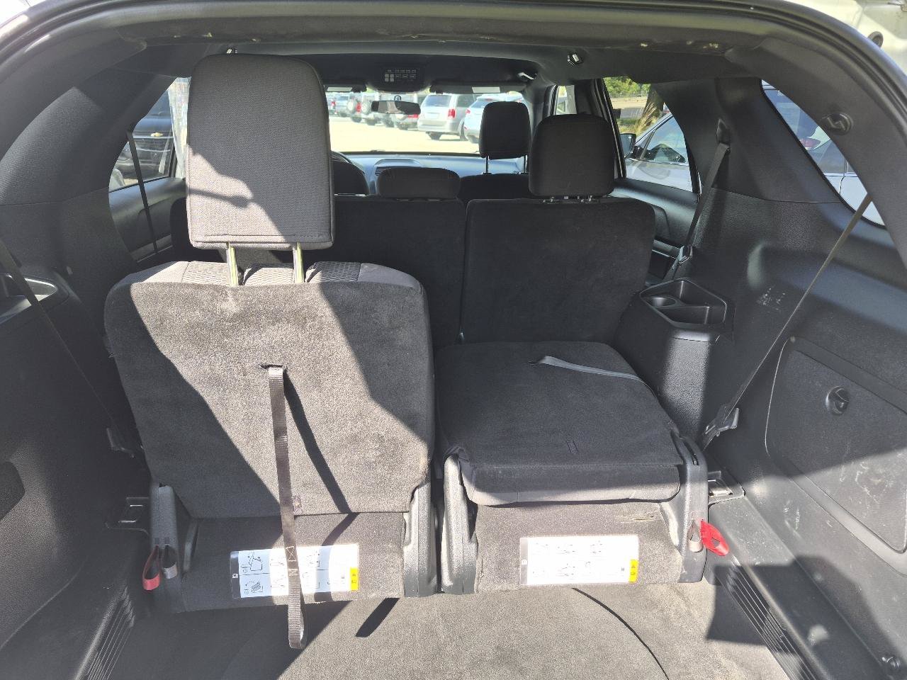 Used 2018 Ford Explorer XLT AWD/4WD image 12