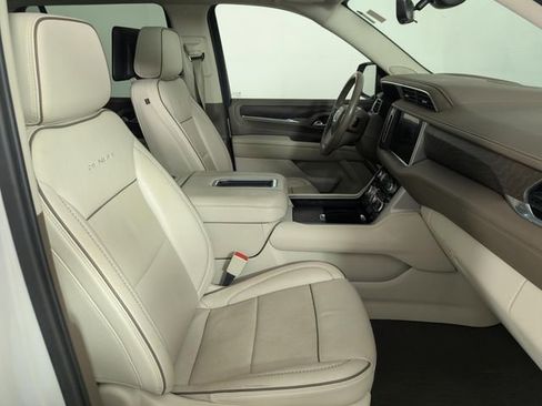 Used 2021 GMC Yukon Denali w/ Denali Premium Package image 23