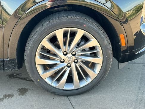 New 2025 Buick Envision Avenir image 25