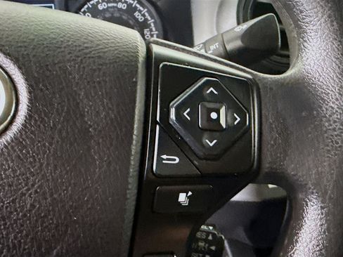 Used 2022 Toyota Tacoma SR image 13