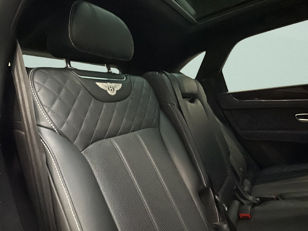 Used 2018 Bentley Bentayga Activity AWD/4WD image 16