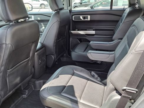 Used 2023 Ford Explorer XLT w/ Equipment Group 202A RWD image 14