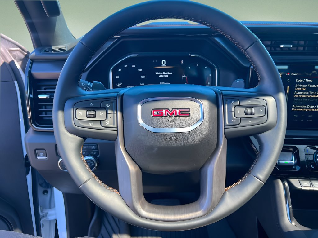 Used 2025 GMC Sierra 1500 AT4 w/ Technology Package AWD/4WD image 15