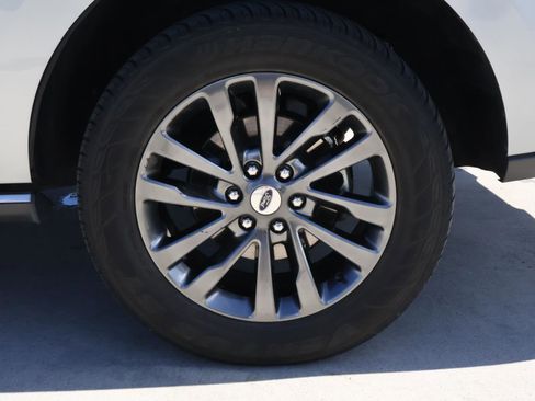 Used 2021 Ford Expedition Limited image 10