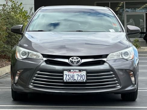 Used 2015 Toyota Camry LE image 10