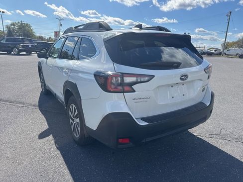 Certified 2025 Subaru Outback Premium image 3