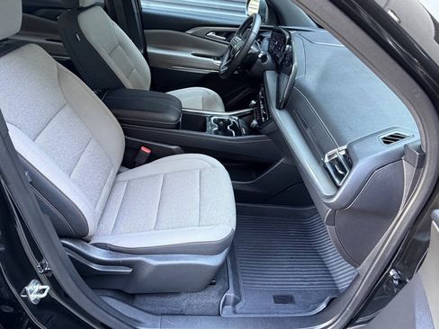 Used 2025 Chevrolet Traverse LT w/ Driver Confidence Package AWD/4WD image 20