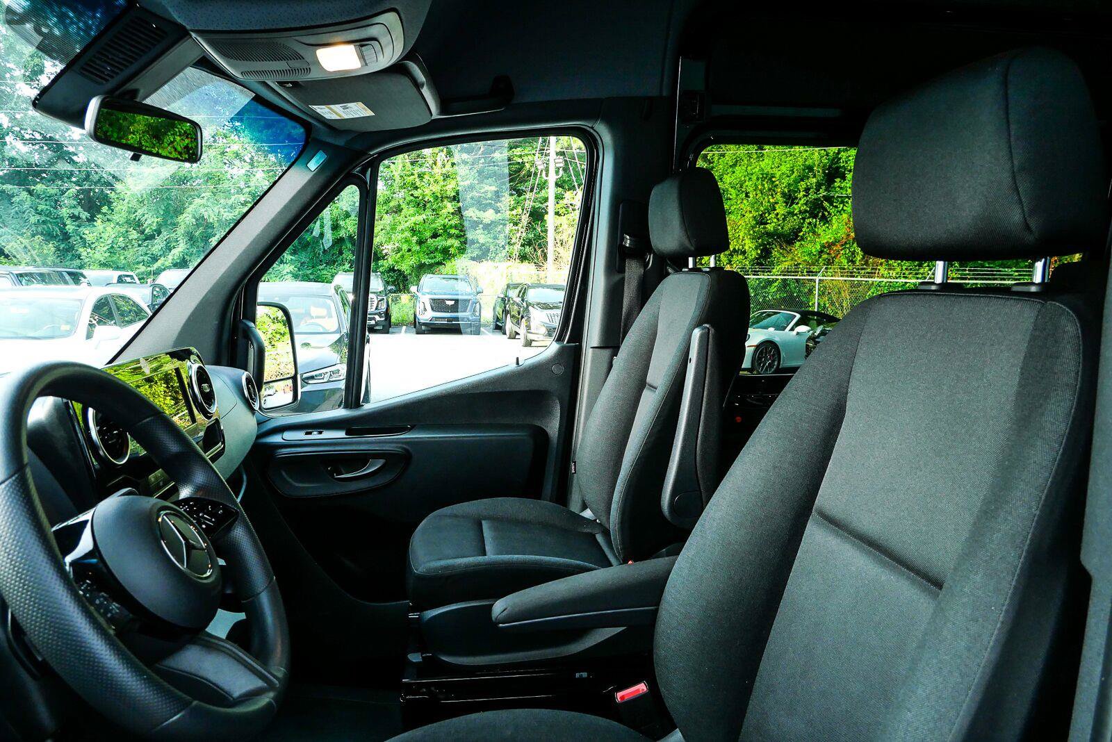 Used 2025 Mercedes-Benz Sprinter 2500 image 6