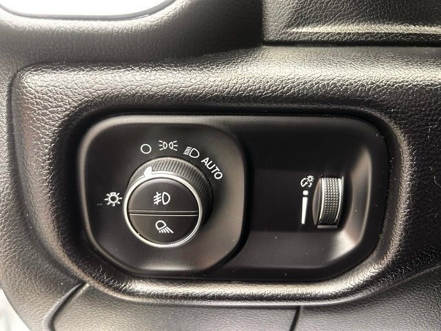 Used 2024 RAM 3500 Big Horn AWD/4WD image 21