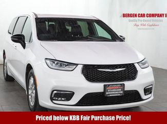 Used 2025 Chrysler Pacifica Select FWD 360° Tour
