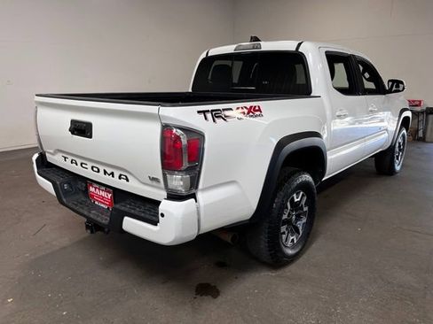 Used 2021 Toyota Tacoma TRD Off-Road w/ Technology Package AWD/4WD image 3