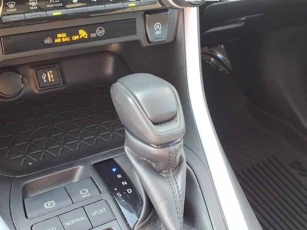 Used 2023 Toyota RAV4 XLE FWD image 22
