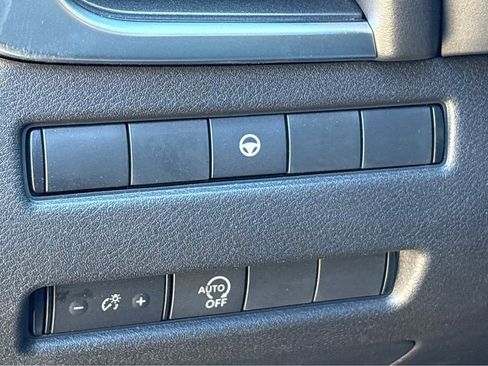 Used 2023 Nissan Rogue SV FWD image 13