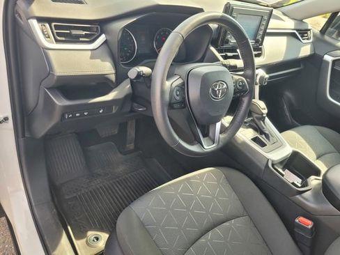 Used 2022 Toyota RAV4 XLE w/ XLE Grade Weather Package image 9