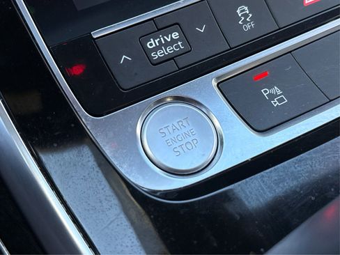 Used 2019 Audi Q8 Premium Plus image 24