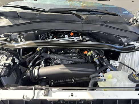 Used 2025 Ford Explorer ST-Line w/ Premium Package image 34